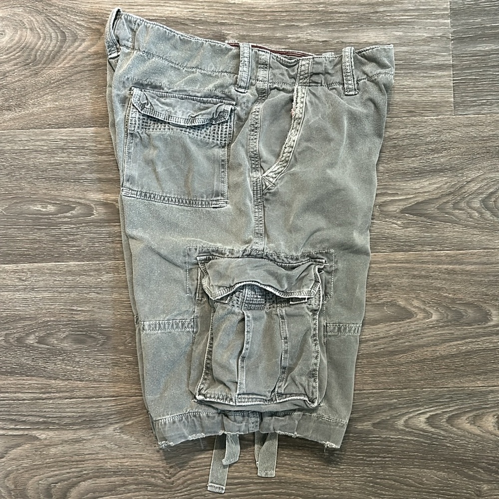 American Eagle Cargo Shorts Classic Utility Short Gray Green Y2K 90s Size 33 - Picture 10 of 10